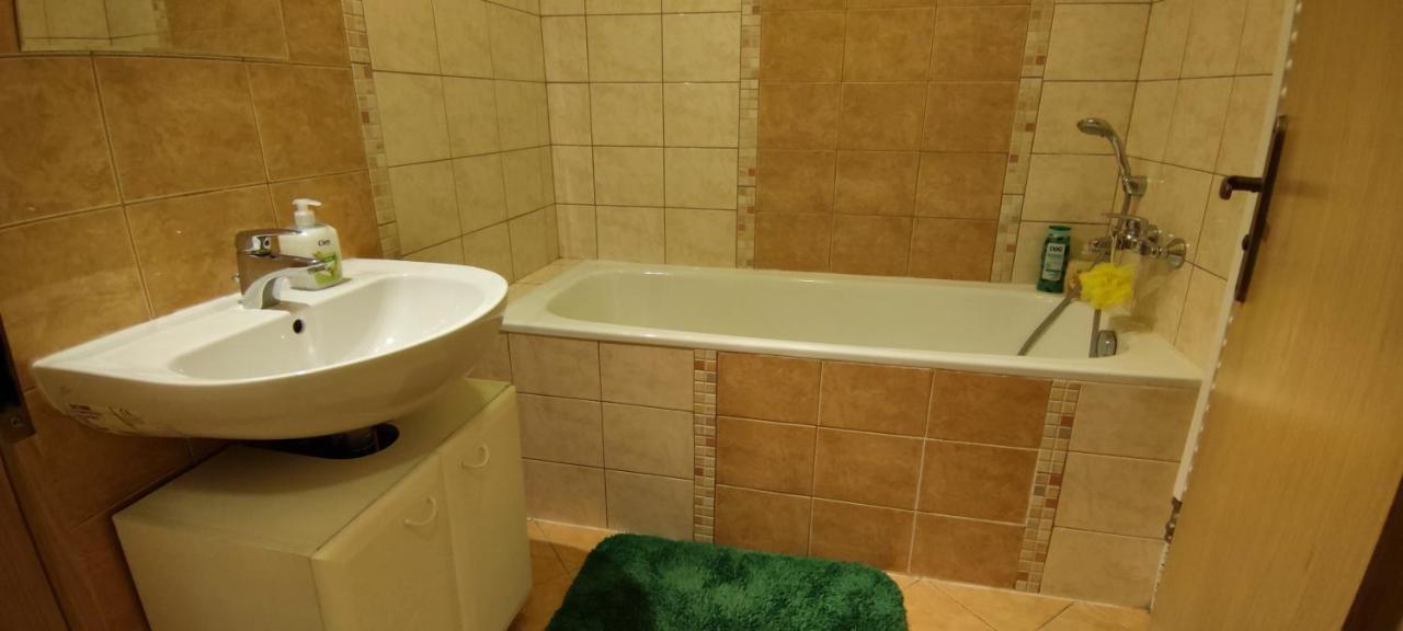 Apartament 2 Izbovy Byt 60M2 V Centre Na Bakossovej, 24H Self Checkin Bańska Bystrzyca Zewnętrze zdjęcie