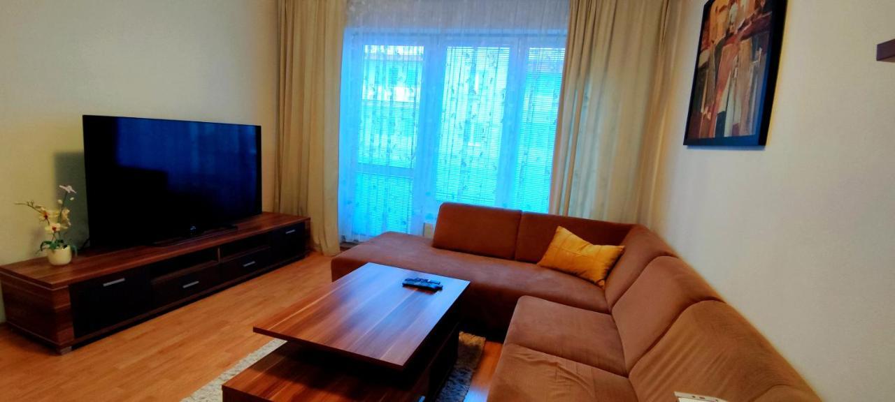 Apartament 2 Izbovy Byt 60M2 V Centre Na Bakossovej, 24H Self Checkin Bańska Bystrzyca Zewnętrze zdjęcie